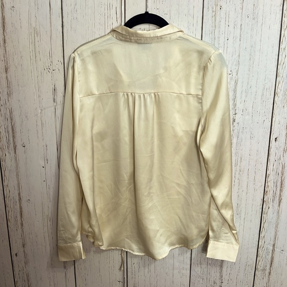 Alythea 100% Polyester Corsette Neck Blouse Golden Buttery Long Sleeves Silky - Picture 8 of 8
